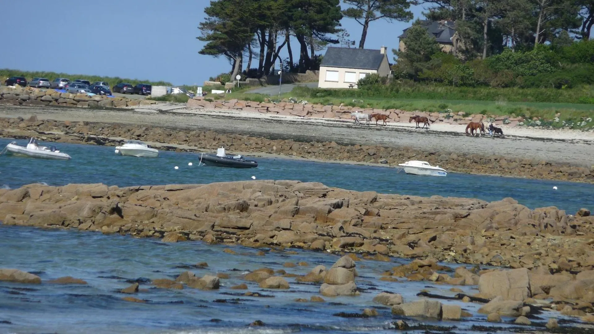 Spacieuse Maison Familiale Proche De La Mer Penvénan 0*,